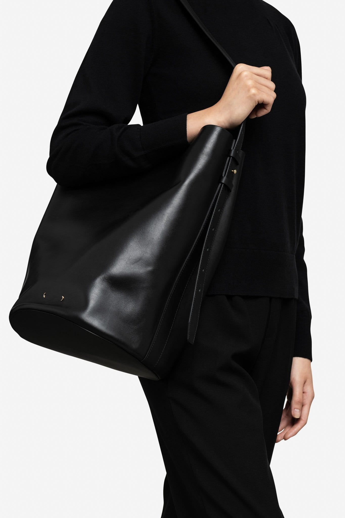 AB 91.1 Bucket Bag Schwarz