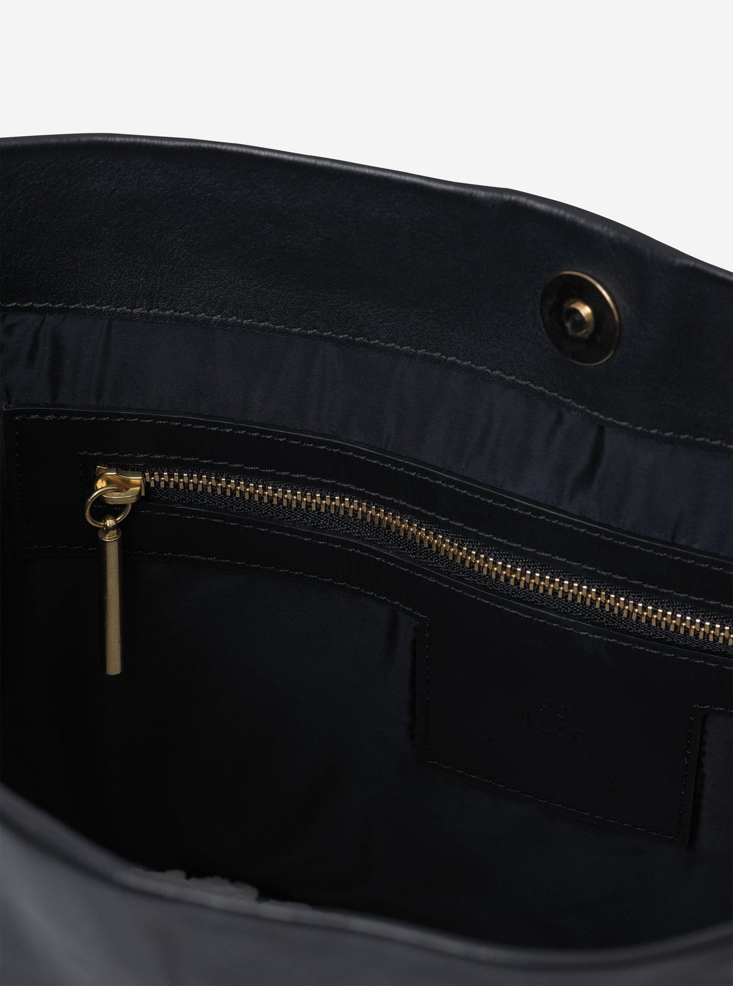 AB 91.1 Bucket Bag Schwarz