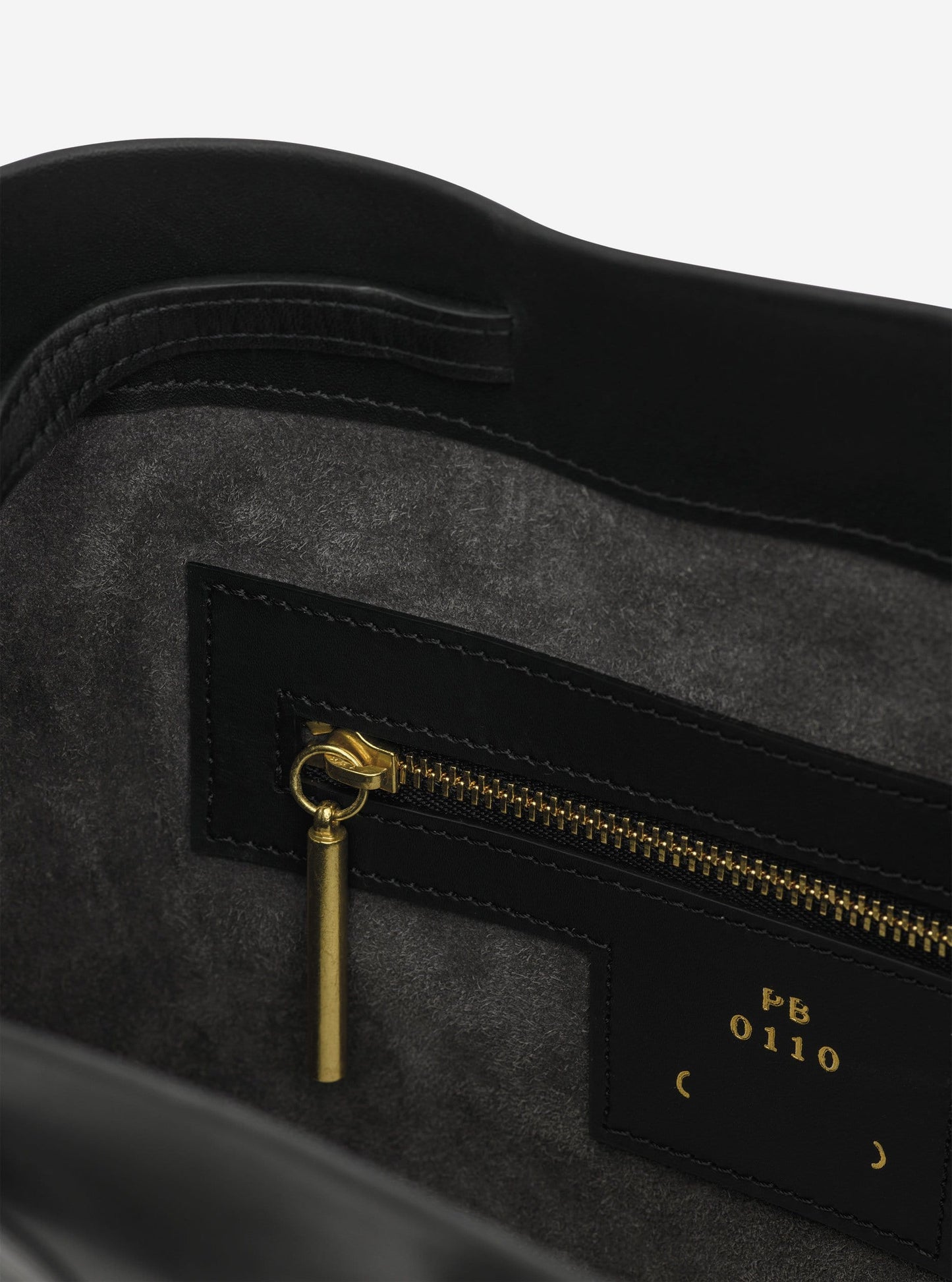 AB 103.1 Bucket Bag Black