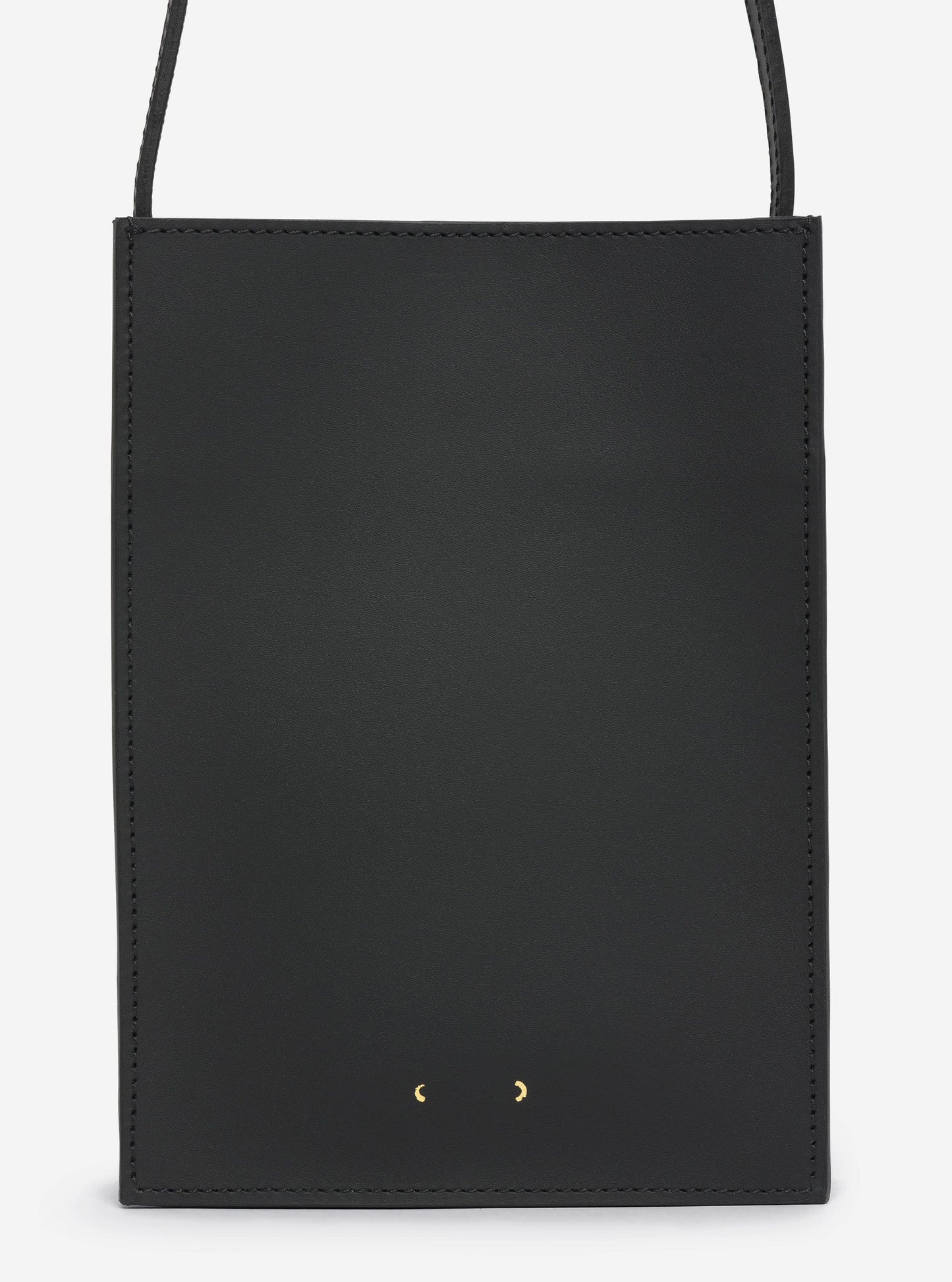 Vegetable-tanned leather from a family-run tannery in Belgium that has been producing high-quality leather since 1873 and has been awarded the Bronze Standard certificate by the Leather Working Group