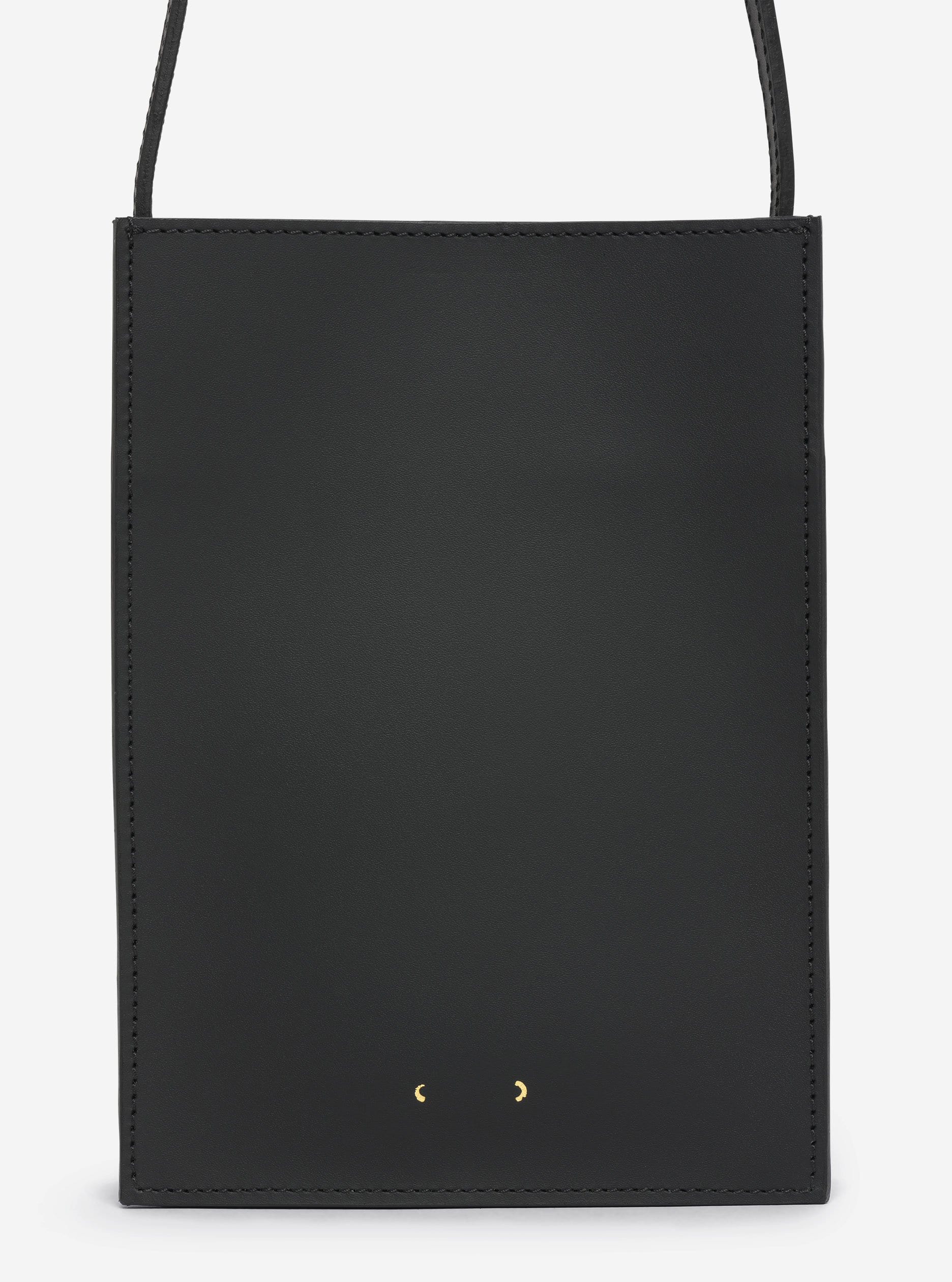 Vegetable-tanned leather from a family-run tannery in Belgium that has been producing high-quality leather since 1873 and has been awarded the Bronze Standard certificate by the Leather Working Group